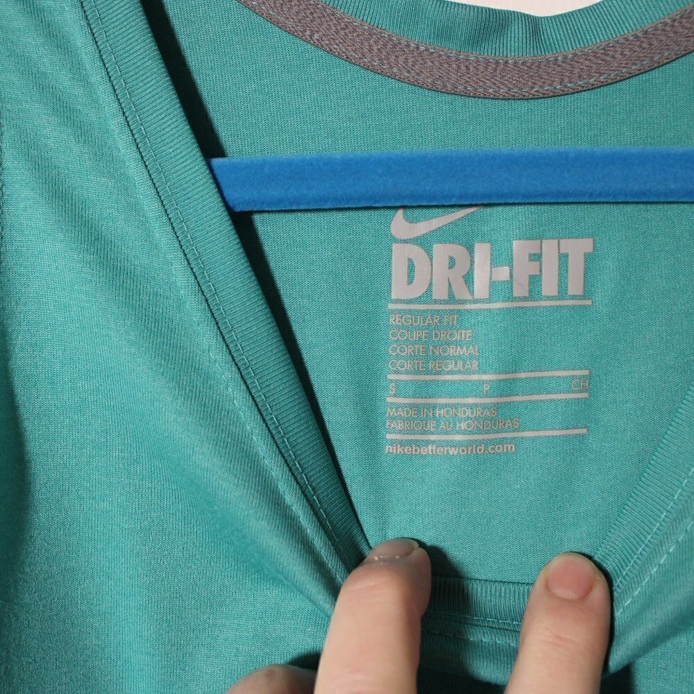Nike Dri-Fit Tank Top Size Small - Picture 6 of 8